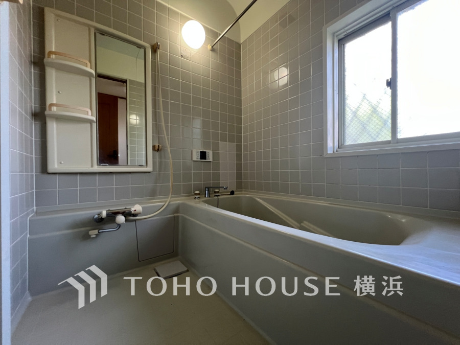 1日の疲れを取り心身を癒すことができる住まいの中のリラクゼーション空間、バスルーム。心からゆったりと寛いでいただけるよう、ゆとりのスペースを確保しています。