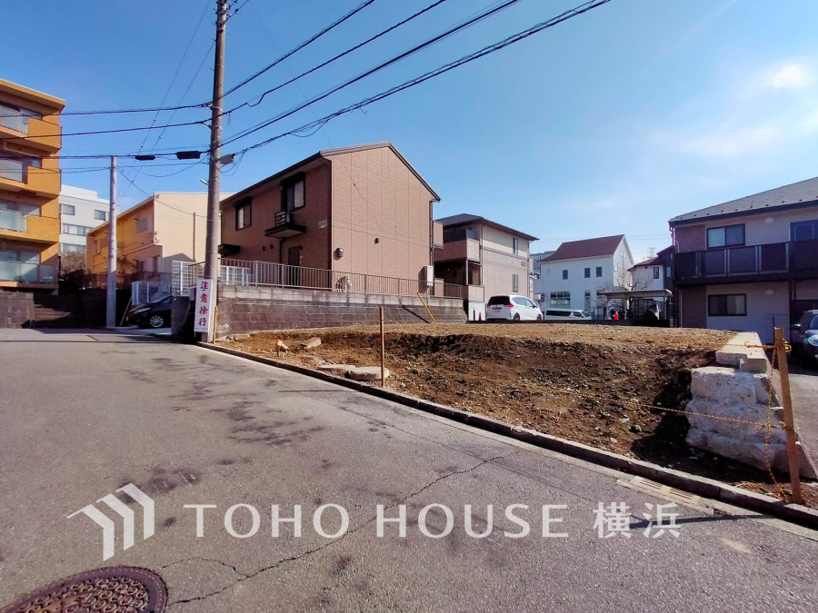 翠と街とが調和する美しい街並みが広がる緑園都市エリア。駅徒歩7分の立地。