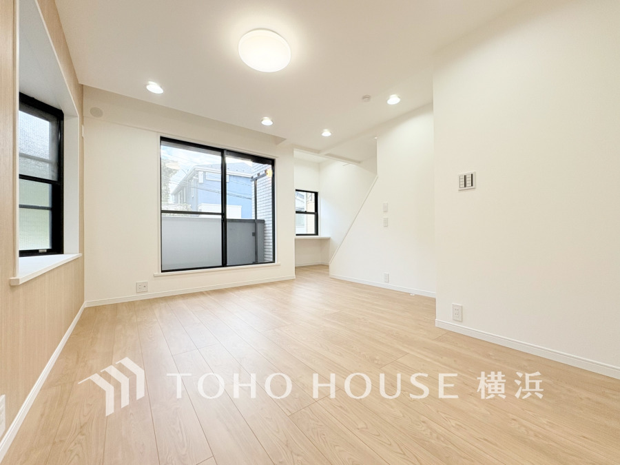 1日の疲れを癒し、心地よく寛げるようゆったりとした広さを確保しています。プライベートタイムをより優雅に穏やかに…。落ち着いた雰囲気を紡ぎます。