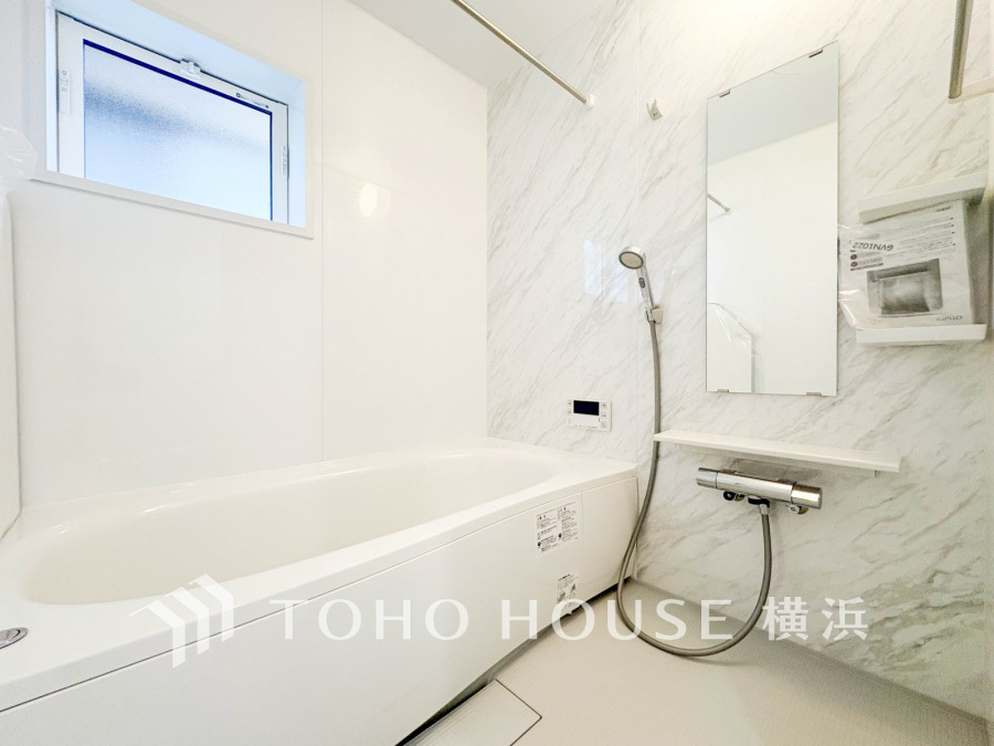 掃除のしやすさ・収納の便利さなど、おふろを使う人、お手入れする人、みんなにとっての「しあわせ性能」を追求したバスルームを採用いたしました。