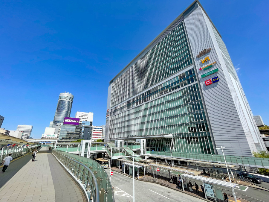 JR横浜線、相鉄東急相鉄線、横浜市営地下鉄、東海道新幹線『新横浜』駅徒歩2～4分