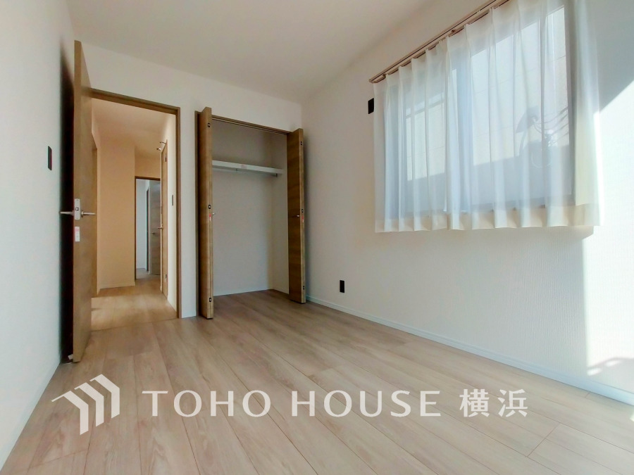 家族一人ひとりの大切なプライベート空間。趣味・感性で個性的に飾って頂けるようシンプルに仕上げてあります。自分時間を充実させながら心豊かなひとときを過ごすための大切な空間。