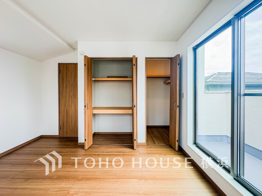お客様の求める本当の“住み心地”とは何なのか。そのための一手間一工夫を惜しみません。街並みや周辺の環境に呼応しながら、美しく、そして毎日の暮らしを考慮した機能性の高い住まい。