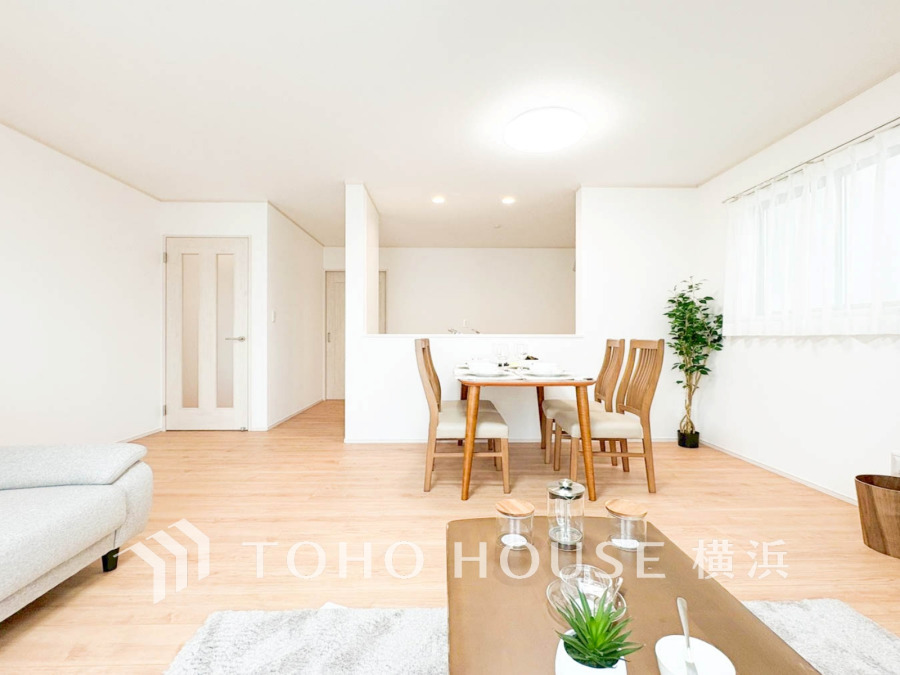 ご家族やお客様との時間など、多くの時を刻む空間。何気なく過ぎる時でさえも上質なひと時となる快適な空間を目指して。