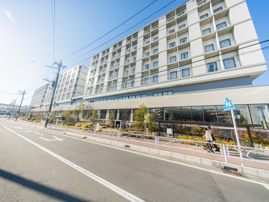 横浜市立市民病院まで950m