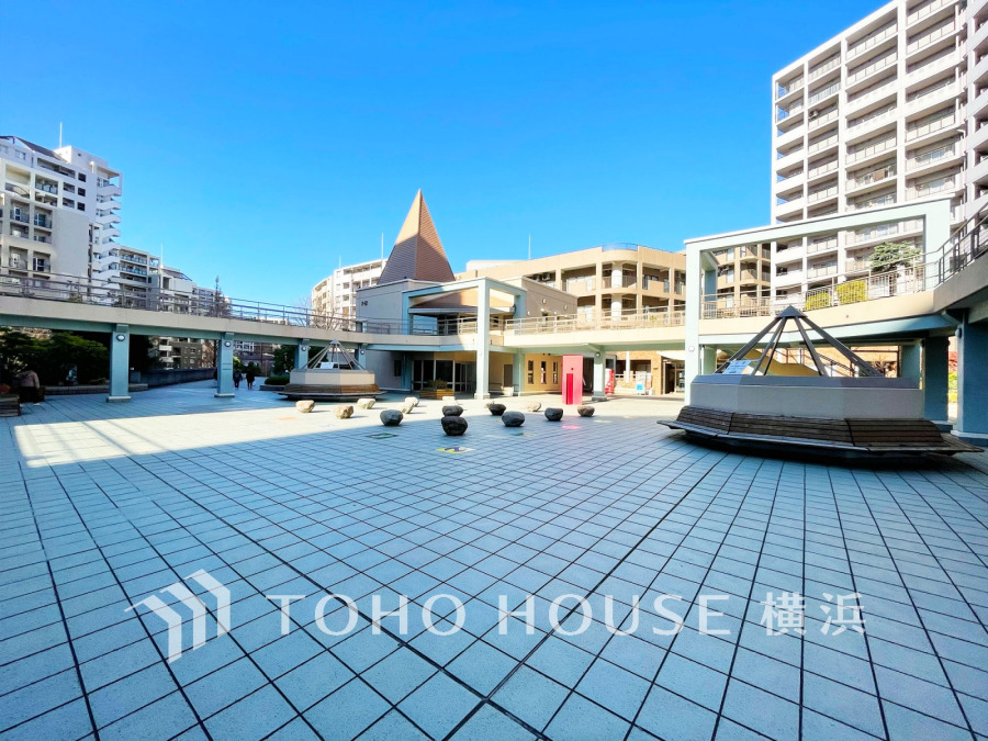 プライバシーやセキュリティ面でも安心の大規模マンションです。
