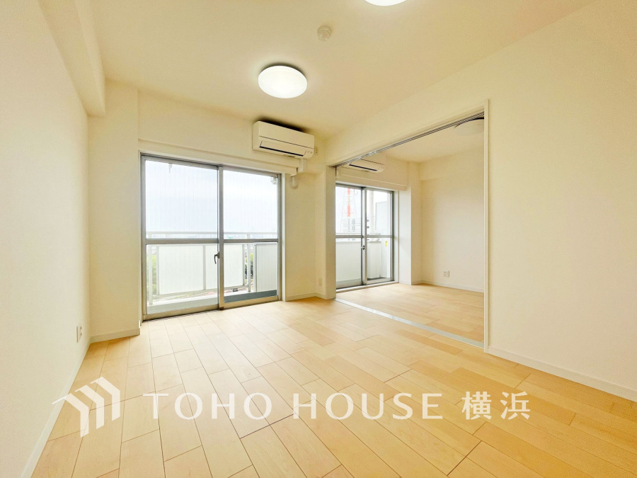 たくさんの想いが美しいカタチに彩られた時、そこにはひと時のくつろぎが生まれ、ゆっくりと愛着が育まれていきます。