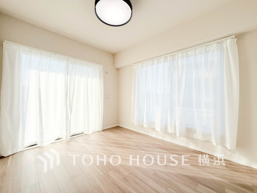 快適に過ごす条件は、一人ひとり違います。飾リ過ぎないシンプルな内装と偏り過ぎないデザインで統一しております。居住していく中でオーナー様だけの【マイホーム】に創り上げて下さい。