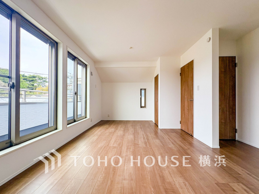 感性を育むプライベートルームはシンプルでスマートな空間。好みの空間で読書をしたり、音楽を聞いたりと一人の時間も充実したものにできます。