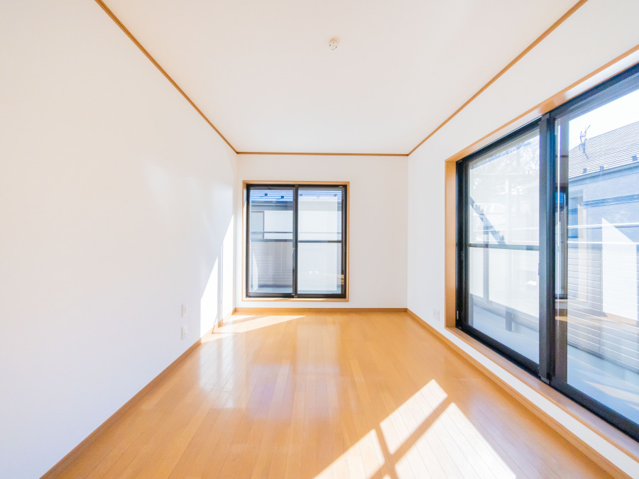 うららかな陽射しがどのお部屋にも降り注ぐ、快適さを追求した間取設計。恵まれた立地環境での生活は豊かな永住の地へと変えてくれる事でしょう。