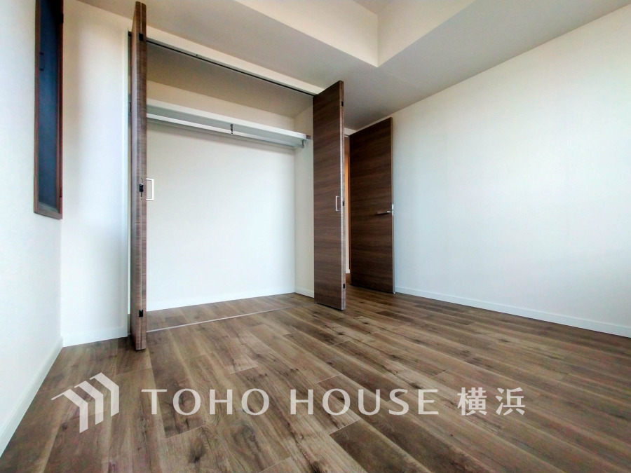 1日の疲れを癒し、心地よく寛げるようゆったりとした広さを確保しています。プライベートタイムをより優雅に穏やかに…。落ち着いた雰囲気を紡ぎます。