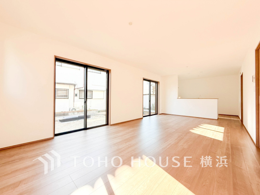 太陽の恵みを受けた明るい空間。吹きぬける風を感じながら爽やかで風通しの良い暮らしが叶います。
