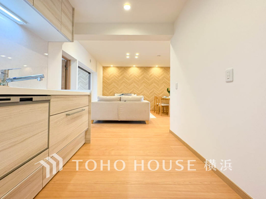 ここから始まる「日常」はご家族にとって大切で貴重な時間。少しでも豊かに、少しでも快適に。そんな想いを大切にした本邸宅は、これから先のお住まいをきっと支えてくれるはずです。