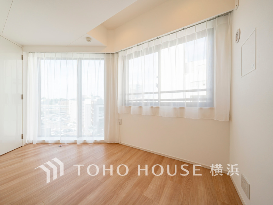 過ぎ行く時間をゆったりと感じることができる落ちついたプライベートルーム。リビングで楽しく過ごした後はゆっくり寛ぎの時間を満喫できます。静かな環境でリラックスタイムを愉しんで。