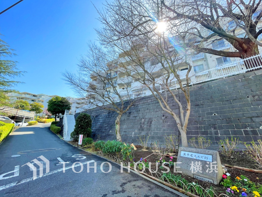 ここから始まる「日常」はご家族にとって大切で貴重な時間。少しでも豊かに、少しでも快適に。そんな想いを大切にした本邸宅は、これから先のお住まいをきっと支えてくれるはずです。