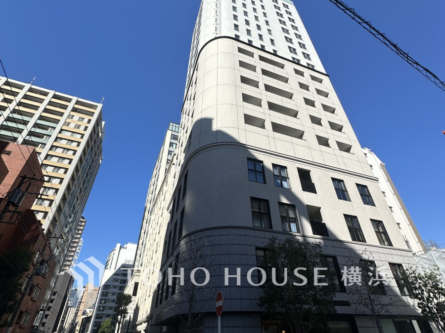 爽やかな青空の下に贅沢なほどに降り注ぐ陽光、豊かな居住性と、クオリティが見事に調和した住空間は、住まうことの喜びを感じさせてくれます。