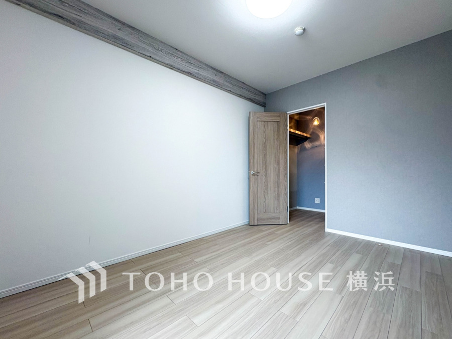 家族一人ひとりの大切なプライベート空間。趣味・感性で個性的に飾って頂けるようシンプルに仕上げてあります。自分時間を充実させながら心豊かなひとときを過ごすための大切な空間。