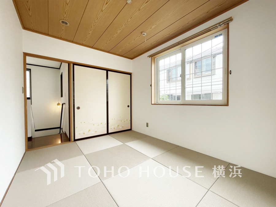6帖の和室は2面採光の明るい空間