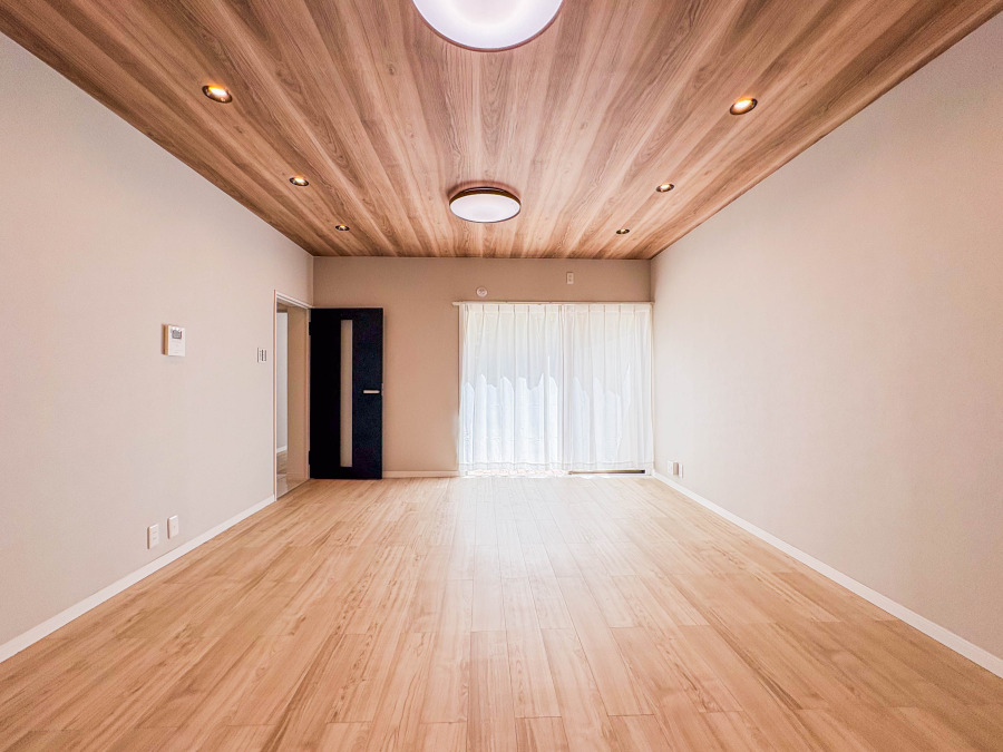 太陽の恵みを受けた明るい空間。吹きぬける風を感じながら爽やかで風通しの良い暮らしが叶います。
