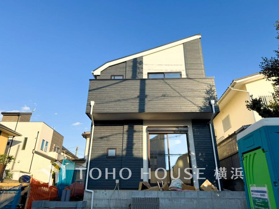 （2025年11月撮影）時間のゆとりと空間、爽やかな陽光がもたらす光と風を贅沢なまでに感じる暮らしが始まります。
