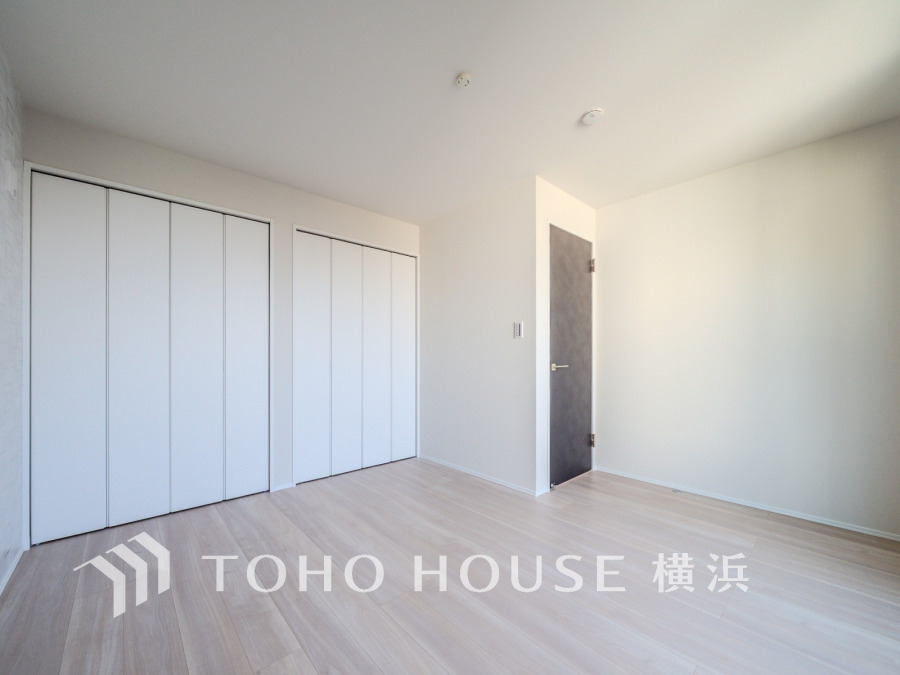 1日の疲れを癒し、心地よく寛げるようゆったりとした広さを確保しています。プライベートタイムをより優雅に穏やかに…。落ち着いた雰囲気を紡ぎます。