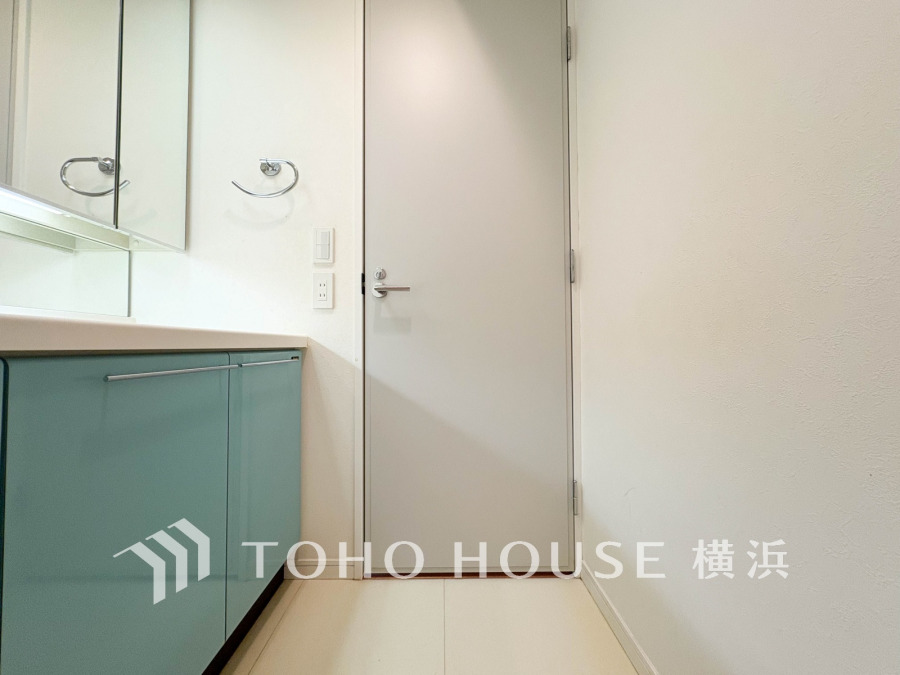 一日の始まりと終わりを心地よく演出してくれる、多彩な機能が備えられたパウダールーム。心地よいリフレッシュ空間です。