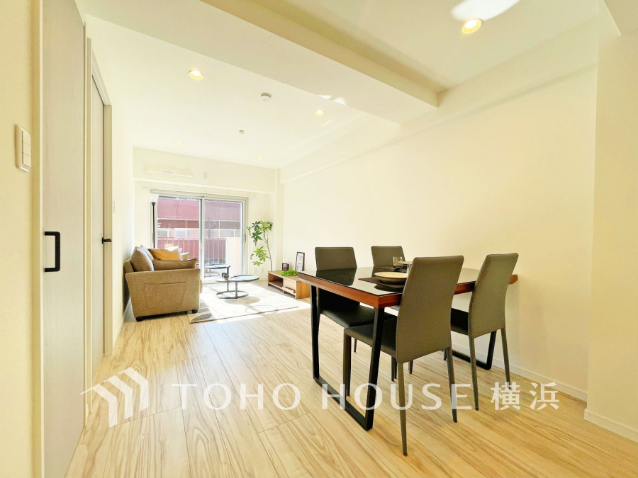 太陽の恵みを受けた明るい空間。吹きぬける風を感じながら爽やかで風通しの良い暮らしが叶います。
