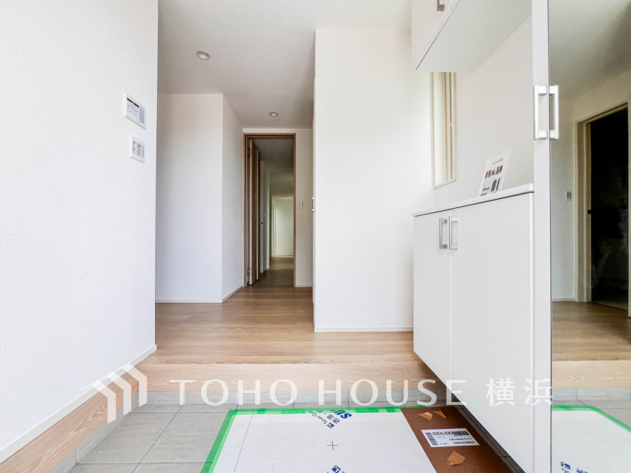 】居住者の帰り、訪れる方を優しく迎え、やすらぎに満ちた生活空間を予感させる。健やかな暮らしを楽しめそう。