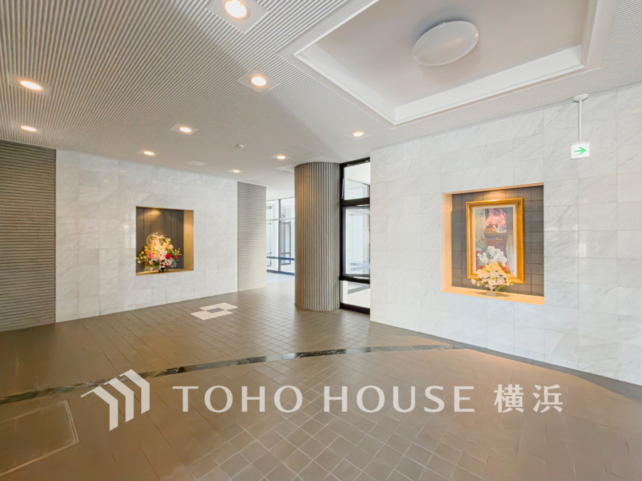 格調と気品を息づかせたエントランス。住む人や訪れる人をやさしくエスコートします。
