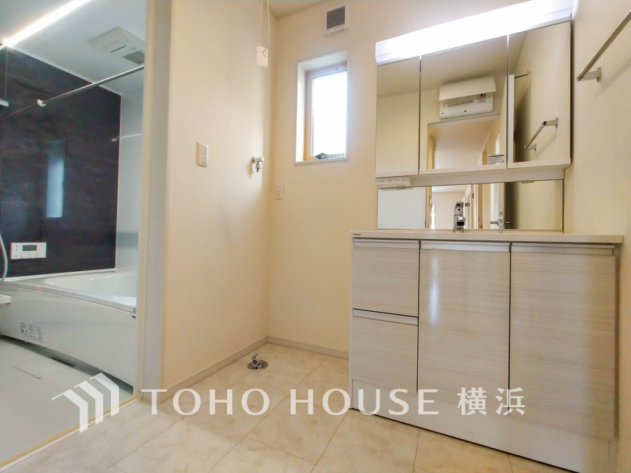 一日の始まりと終わりを心地よく演出してくれる、多彩な機能が備えられたパウダールーム。心地よいリフレッシュ空間です。