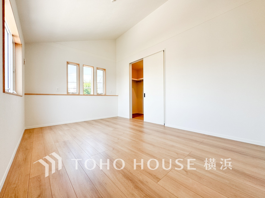 快適に過ごす条件は、一人ひとり違います。飾リ過ぎないシンプルな内装と偏り過ぎないデザインで統一しております。居住していく中でオーナー様だけの【マイホーム】に創り上げて下さい。
