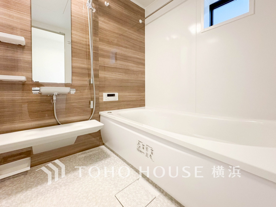 1日の疲れを取り心身を癒すことができる住まいの中のリラクゼーション空間、バスルーム。心からゆったりと寛いでいただけるよう、ゆとりのスペースを確保しています。