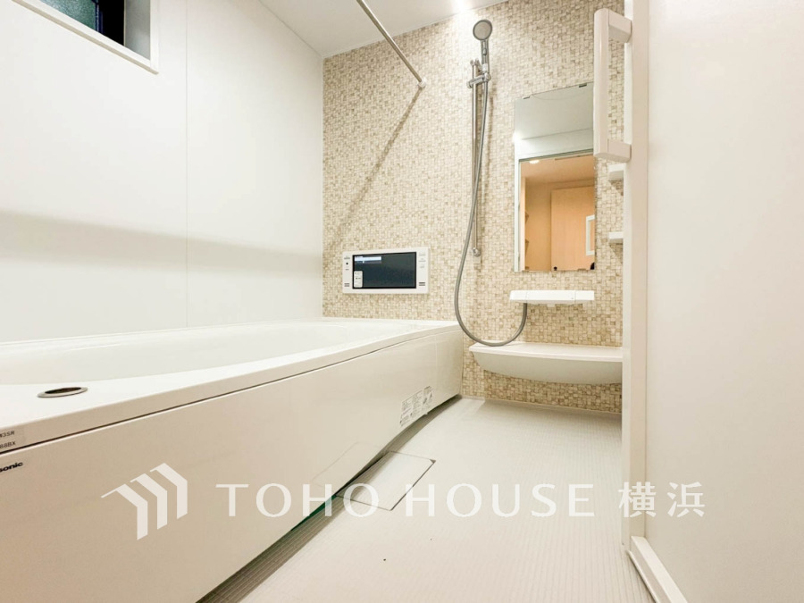 1日の疲れを取り心身を癒すことができる住まいの中のリラクゼーション空間、バスルーム。心からゆったりと寛いでいただけるよう、ゆとりのスペースを確保しています。