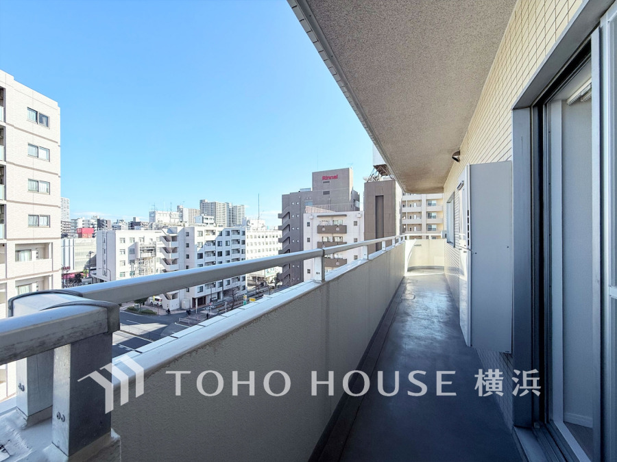 暮らしの中で光と風を演出してくれるバルコニー。爽やかな風を感じ、暖かな光を浴びて、快適な暮らしをここから。
