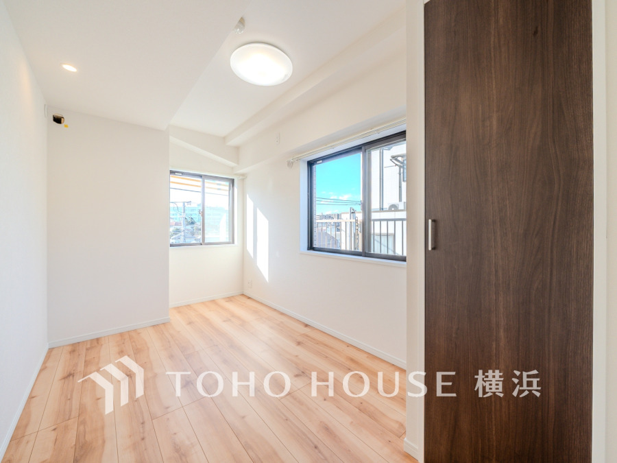 2面採光の居室は、十分な明るさを取り入れ心地よい風を提供します。