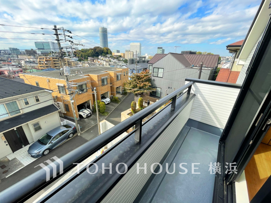 開放感のある眺望と抜ける風の気持ちよさは、都市の喧騒を忘れる時間に。
