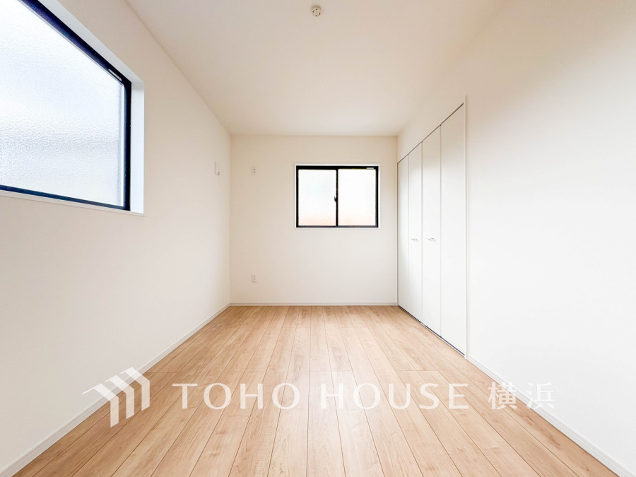 2面採光の居室は、十分な明るさを取り入れ心地よい風を提供します。