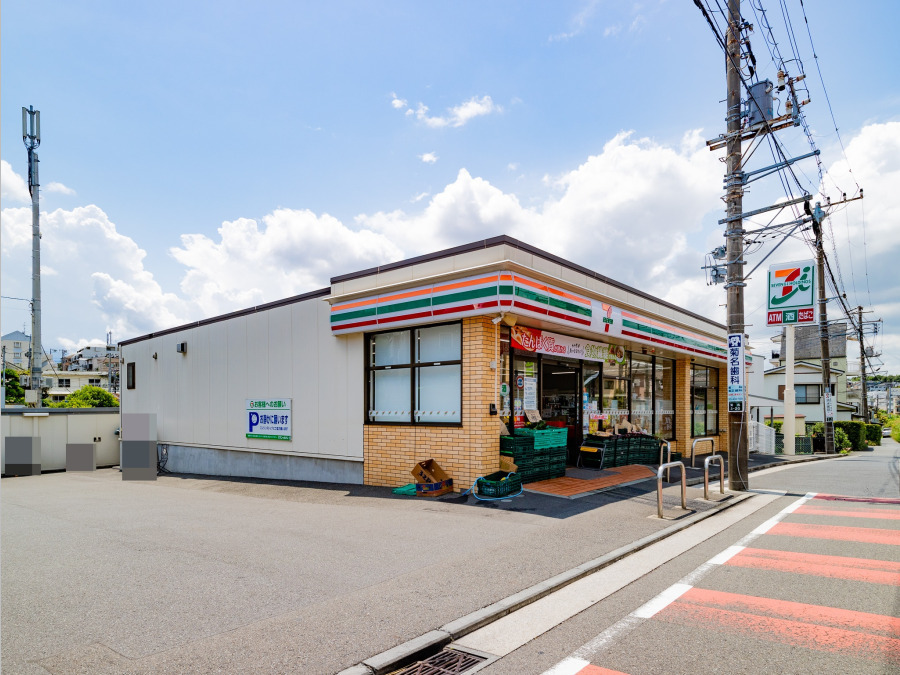 セブン-イレブン 横浜菊名３丁目店　約600ｍ
