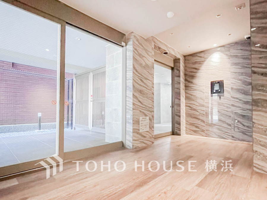 上質感漂うエントランス。めまぐるしく過ぎ行く日々の中でゆったりとした休息と癒しを提供してくれる居住者のプライベート空間があります。