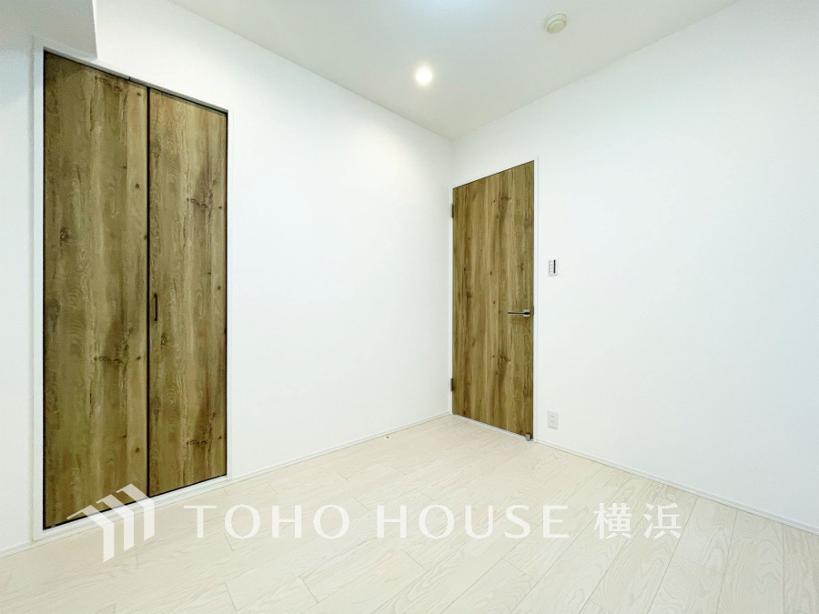 家族一人ひとりの大切なプライベート空間。趣味・感性で自由に演出できるよう、シンプルに仕上げた空間。暮らし心地を大きく左右する収納を、適材適所に配置し、使い勝手にも考慮しました。