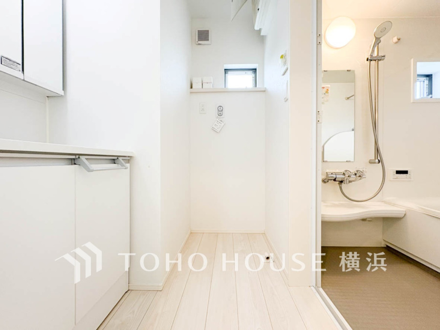 多彩な機能が備えられたパウダールーム。心地よいリフレッシュ空間です。