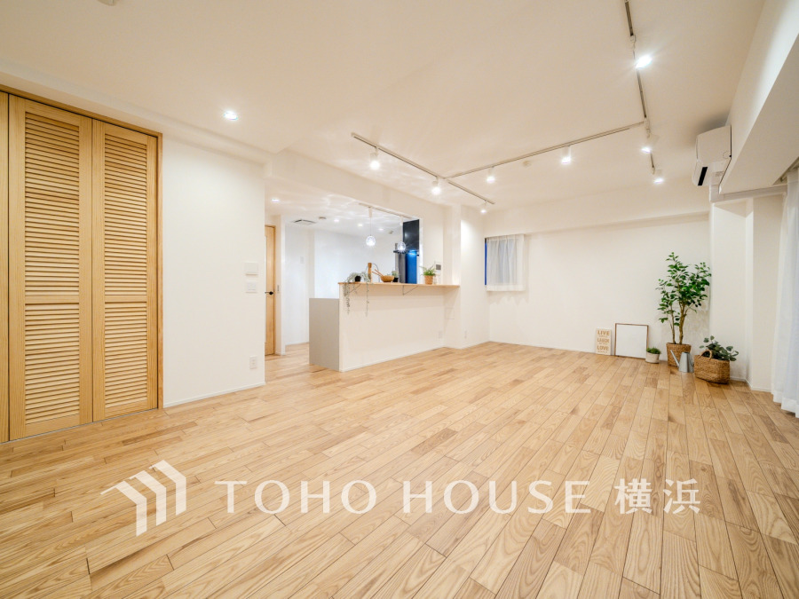 和やかで洗練された空間の演出。寛ぎとコミュニケーションを育む居心地のよい場所。