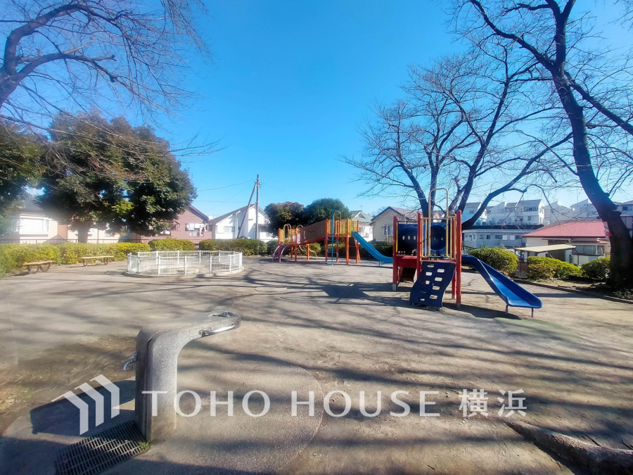 上永谷中里第二公園まで　約210ｍ