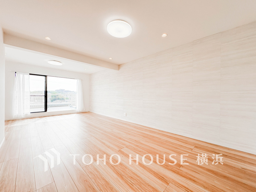 太陽の恵みを受けた明るい空間。吹きぬける風を感じながら爽やかで風通しの良い暮らしが叶います。
