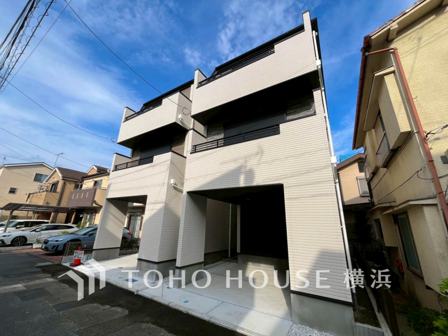 爽やかな青空の下に贅沢なほどに降り注ぐ陽光、豊かな居住性と、クオリティが見事に調和した住空間は、住まうことの喜びを感じさせてくれます。