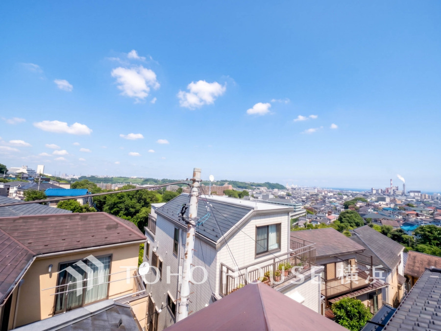 のびやかな眺望の広がる住環境。低層住宅が広がる街並みは、心地よい開放感が漂っています。
