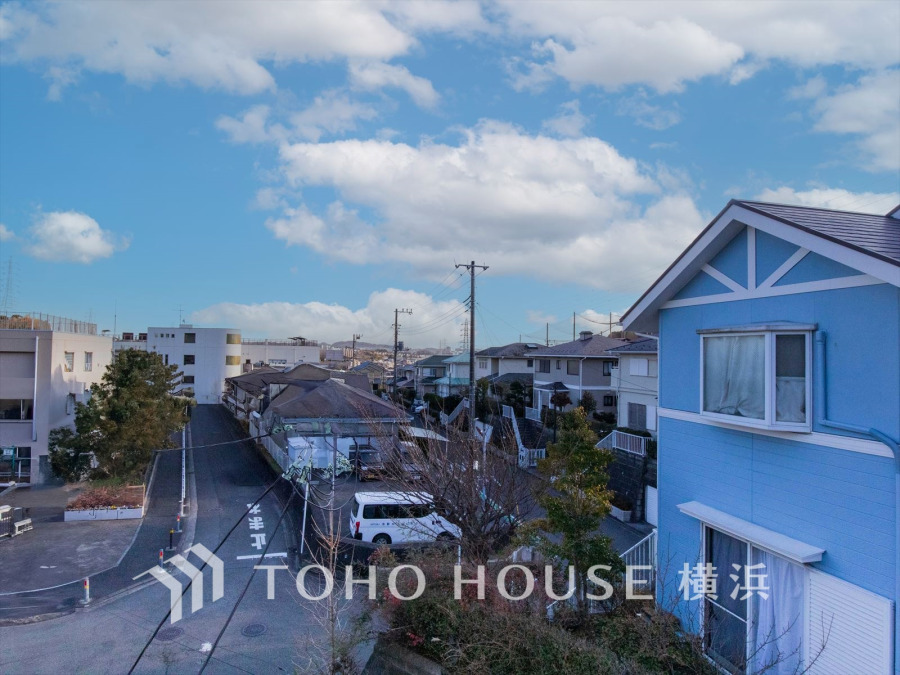 この開放感ある眺望と共に閑静な住宅街の季節感を演出する四季折々の変化を楽しめる心地よい場所となることでしょう