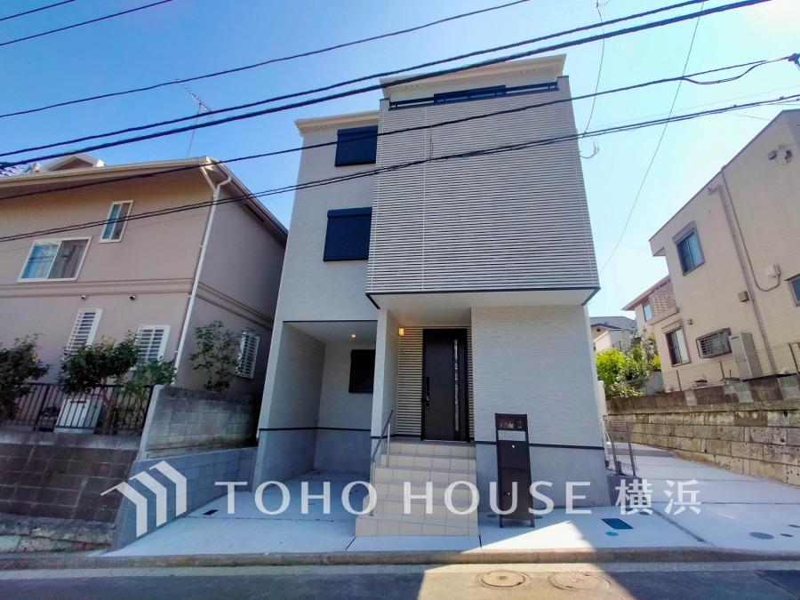 閑静な住宅街に佇む邸宅。ゆとりある住空間を確保した4LDKのお住まい。
