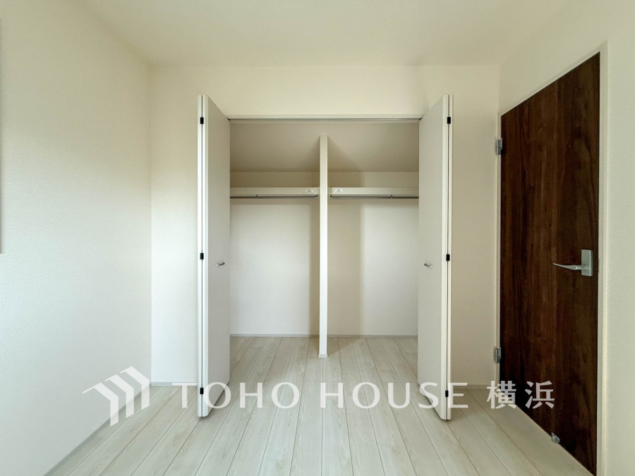 お客様の求める本当の“住み心地”とは何なのか。そのための一手間一工夫を惜しみません。街並みや周辺の環境に呼応しながら、美しく、そして毎日の暮らしを考慮した機能性の高い住まい。