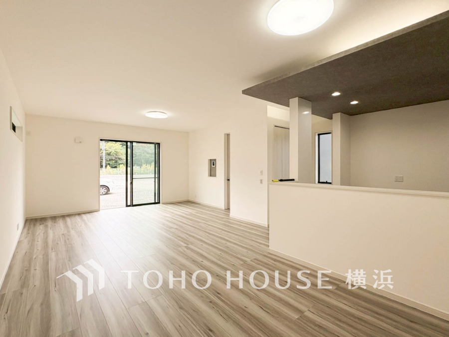 一日の中で多くの時間を過ごすことになる住まいだからこそ、いつも穏やかな空間であるように心掛けています。構成する建材などへの配慮が、住まう方の健康を守ります。